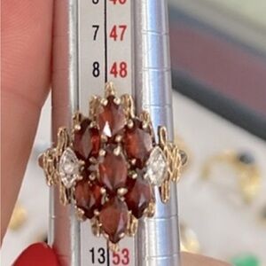 211962  10k Yellow Gold Garnet And Diamond Ring
